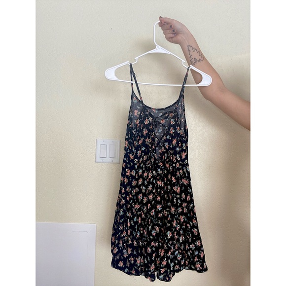 black floral print dress - Picture 2 of 2